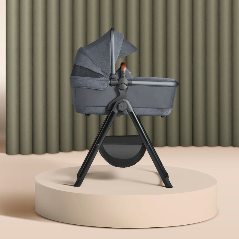 Load image into Gallery viewer, Silver Cross Wave Tandem Bassinet with Sustainable Fabrics
