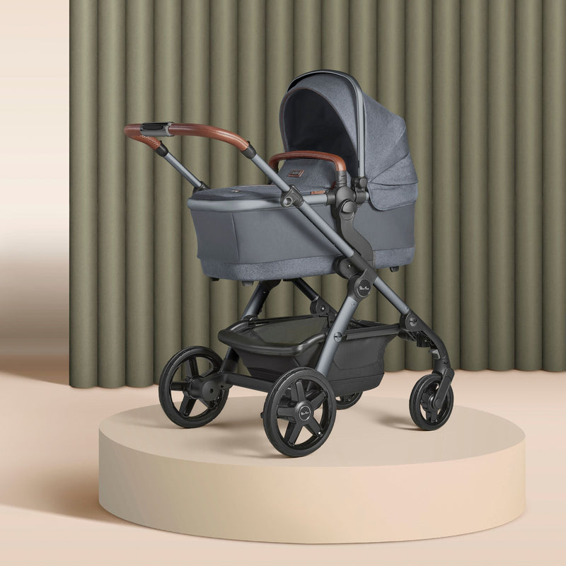 Load image into Gallery viewer, Silver Cross Wave Tandem Bassinet with Sustainable Fabrics
