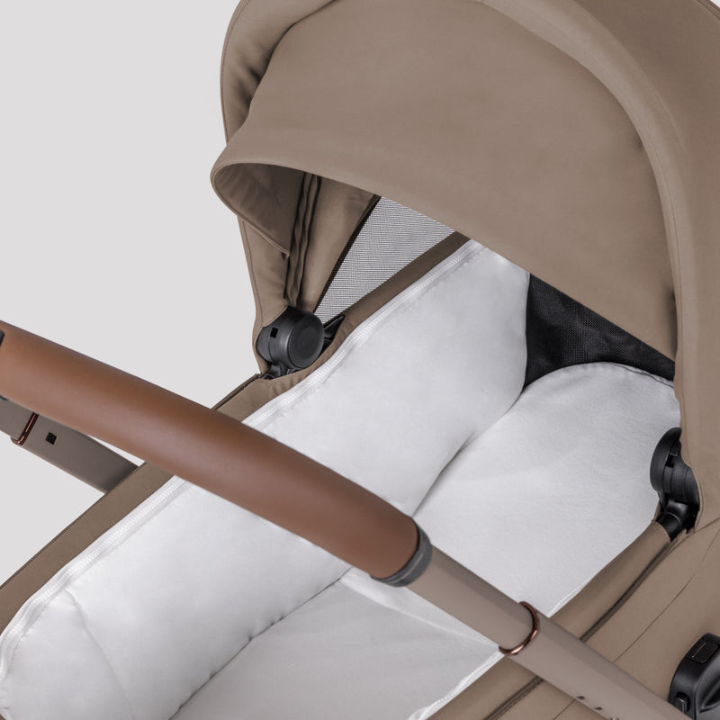 Load image into Gallery viewer, Silver Cross Breez Compact Bassinet
