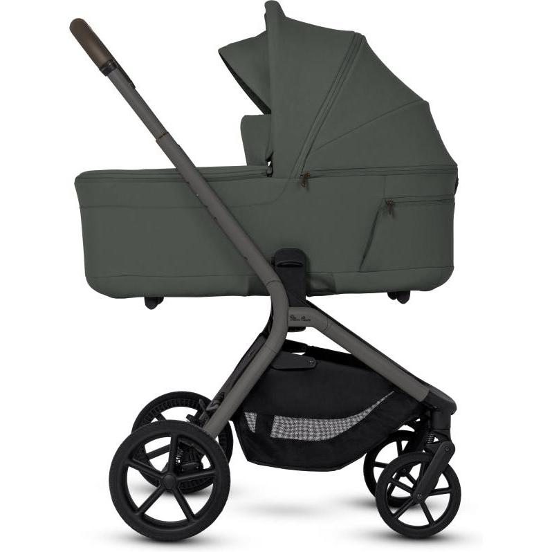 Load image into Gallery viewer, Silver Cross Breez Compact Bassinet
