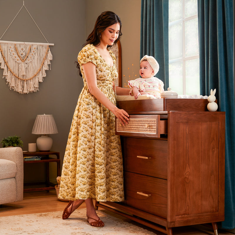 Load image into Gallery viewer, Maxi-Cosi Nursery Everheart 6-Drawer Dresser | PRESALE
