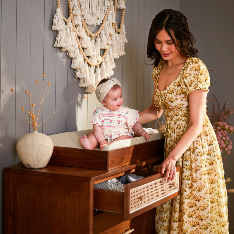 Load image into Gallery viewer, Maxi-Cosi Nursery Everheart 6-Drawer Dresser | PRESALE
