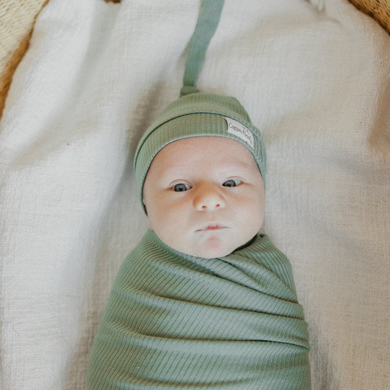 Load image into Gallery viewer, Copper Pearl Rib Knit Swaddle Blanket | Clover
