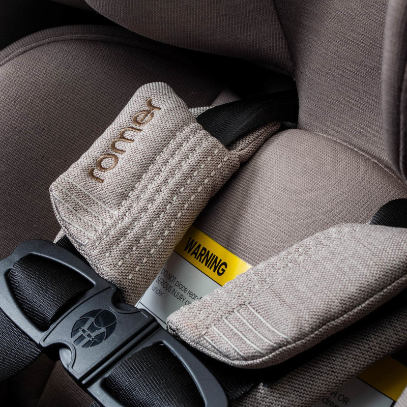 Load image into Gallery viewer, Romer Veni Convertible Car Seat
