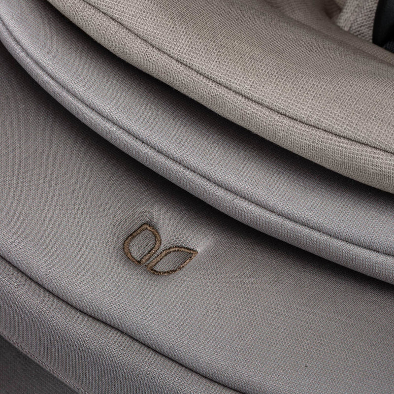 Load image into Gallery viewer, Romer Veni Convertible Car Seat

