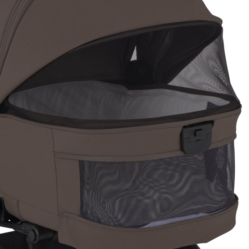 Load image into Gallery viewer, Silver Cross Nia Compact Bassinet
