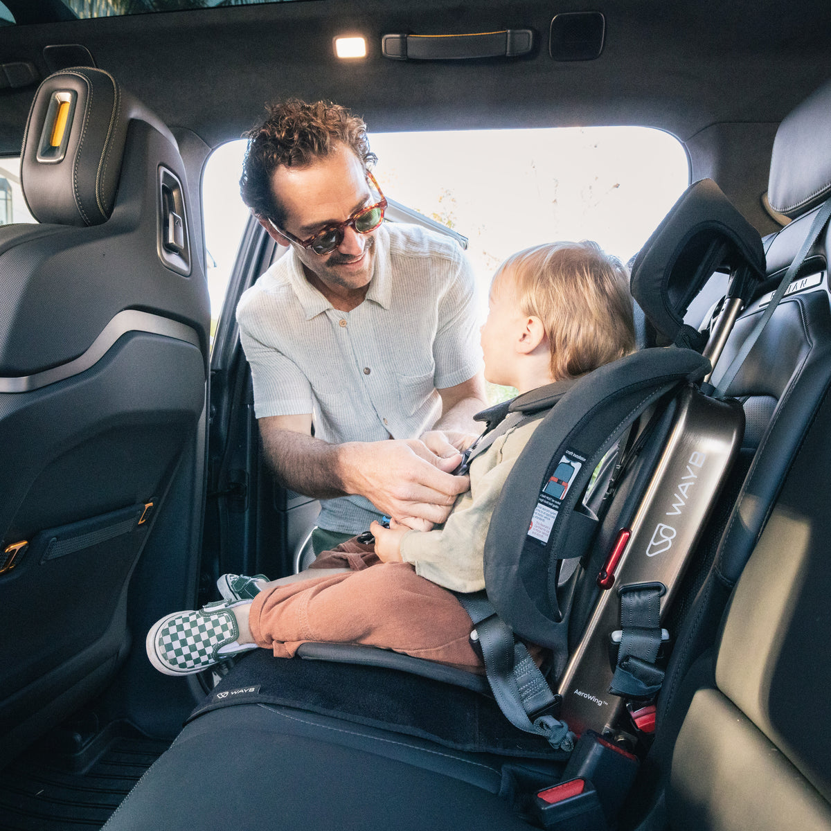 WAYB Pico Travel Car Seat