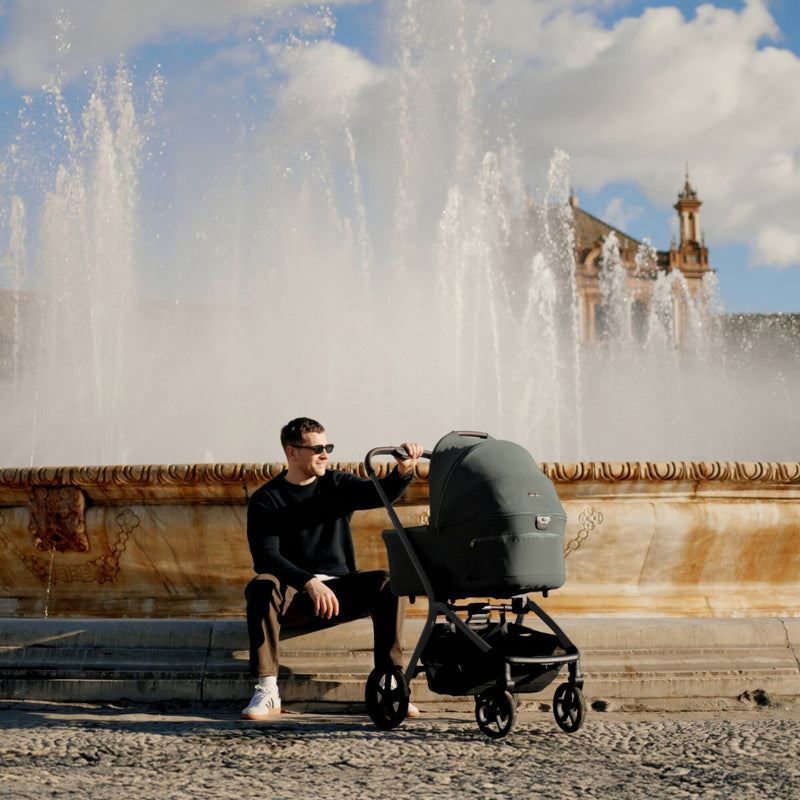 Load image into Gallery viewer, Silver Cross Breez Mid-Size Compact Stroller
