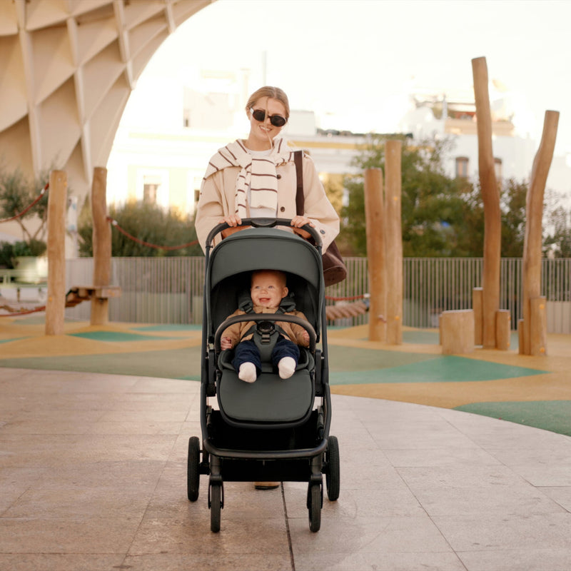 Load image into Gallery viewer, Silver Cross Breez Mid-Size Compact Stroller
