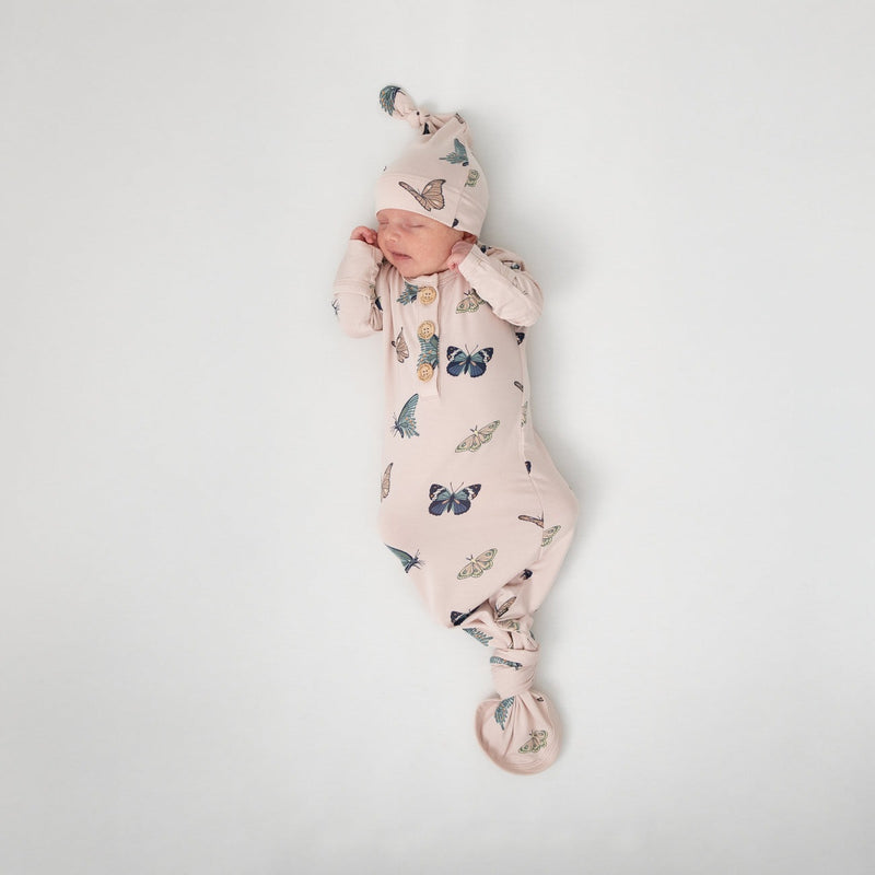 Load image into Gallery viewer, Kyte Baby Knotted Gown with Hat Set - Butterfly
