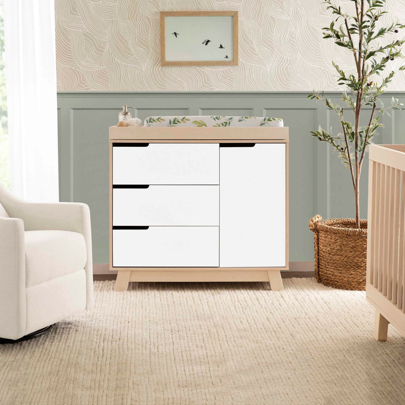 Load image into Gallery viewer, Babyletto Hudson 3-Drawer Changer Dresser with Removable Changing Tray

