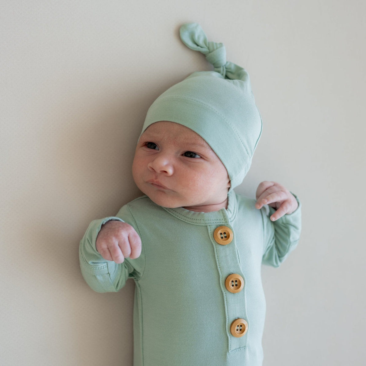 Kyte Baby Knotted Gown with Hat Set - Sage