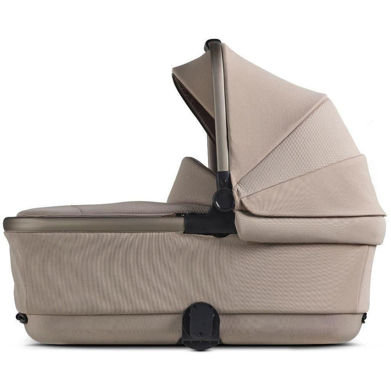 Load image into Gallery viewer, Silver Cross Reef 2 First Bed Folding Bassinet
