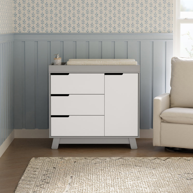 Load image into Gallery viewer, Babyletto Hudson 3-Drawer Changer Dresser with Removable Changing Tray
