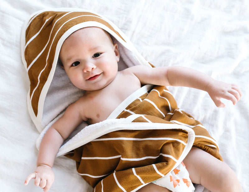 Load image into Gallery viewer, Copper Pearl Hooded Towel - Camel
