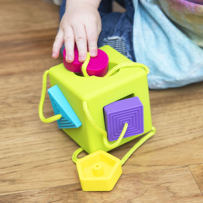 Fat Brain Toys OombeeCube