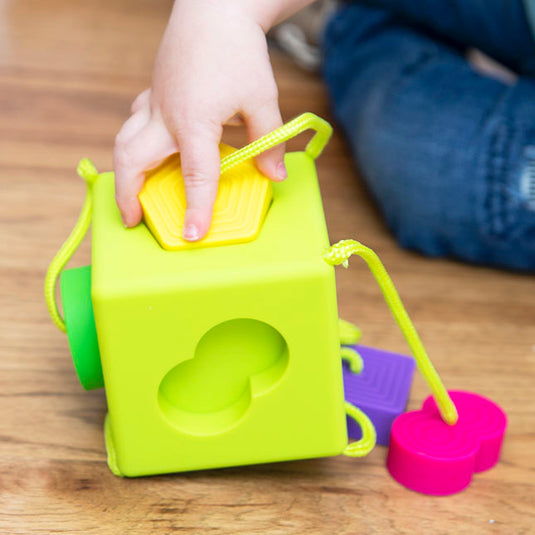 Fat Brain Toys OombeeCube