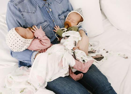 Little Unicorn Deluxe Muslin Single Swaddle - Pink Peony